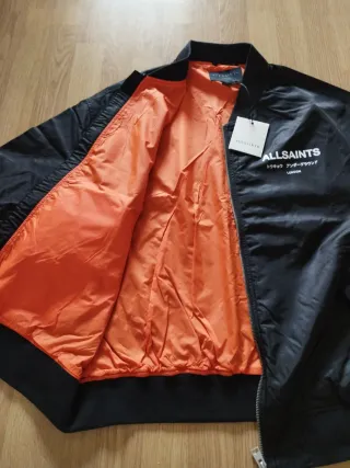 Cazadora bomber AllSaints negra