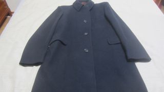 Abrigo de caballero estilo clásico