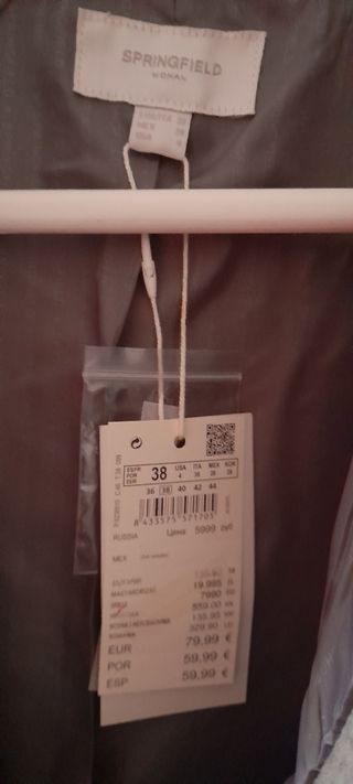 Chaquetón con capucha nuevo con etiqueta