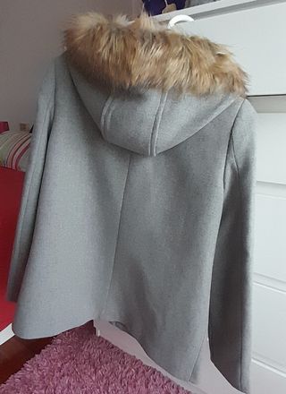 Chaquetón con capucha nuevo con etiqueta