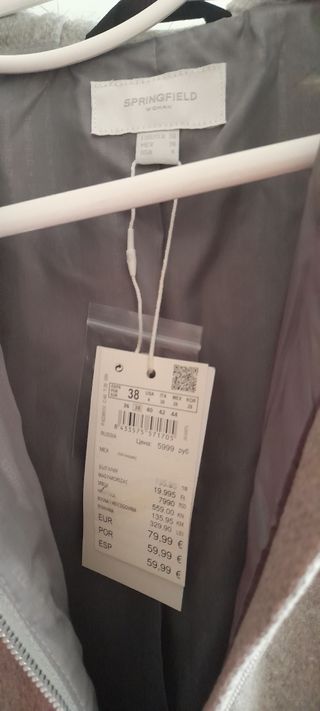 Chaquetón con capucha nuevo con etiqueta