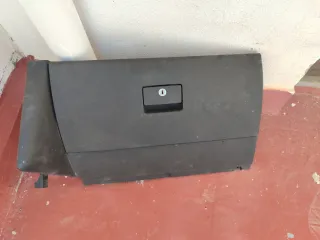 Guantera Volkswagen Golf 4