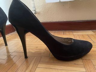 Zapatos de salón negros tacón alto
