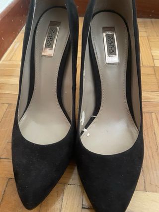 Zapatos de salón negros tacón alto