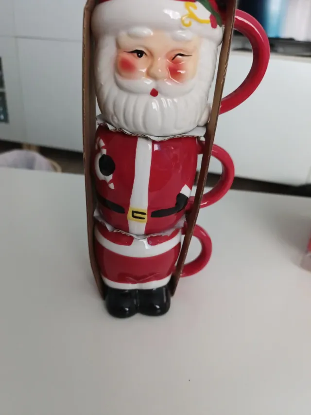 Tazze di ceramica di Babbo Natale. Natale