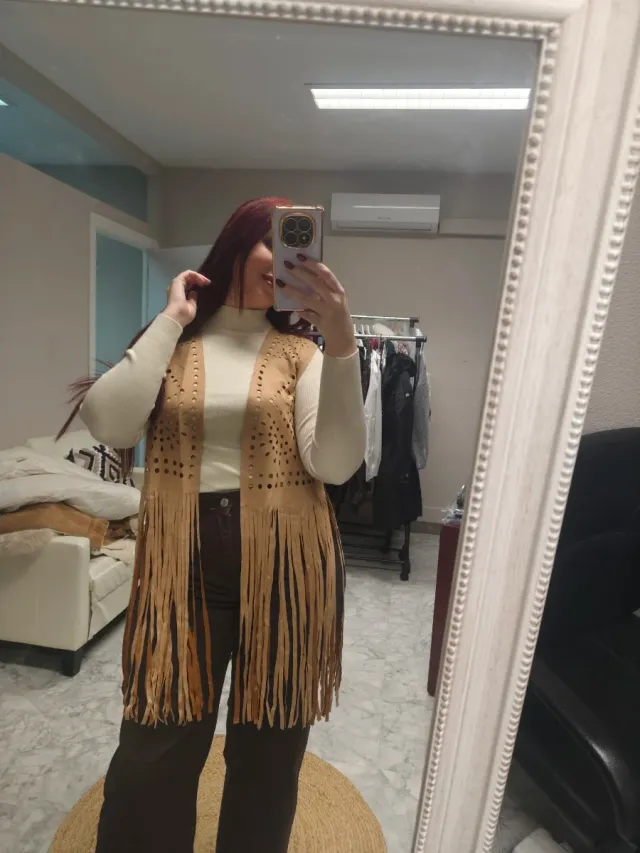 Chaleco antelina camel con flecos