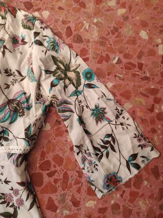 Blusa Morango floral manga 3/4