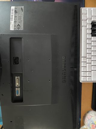 Monitor Samsung 22” EX2220 con defectos