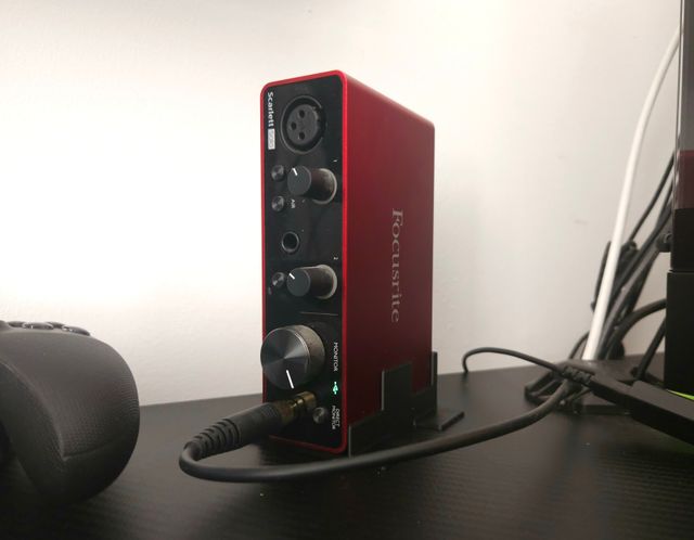 Soporte Vertical Focusrite Scarlett Solo 3a Gen