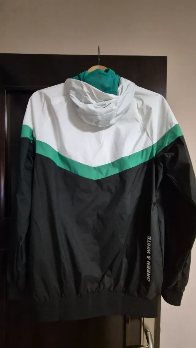 Cortavientos Betis Hummel 25/26