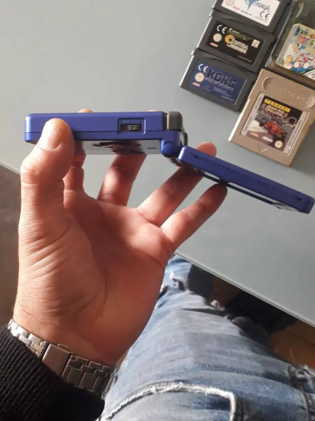 Consola Game Boy Advance SP + 4 juegos