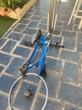 Bicicleta azul para adolescentes/adultos