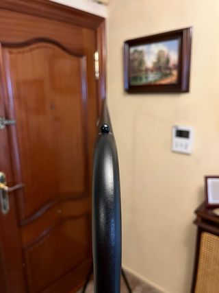 Burro perchero de metal negro