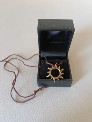 Collana ciondolo sole dorato