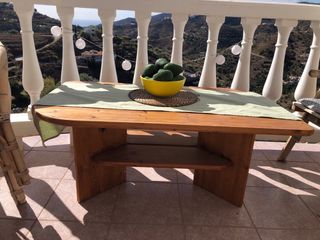 Mesa de madera 100% pesa mucho  117x89x48