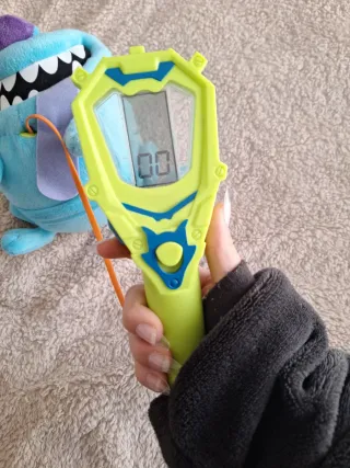 Peluche perro azul con accesorio