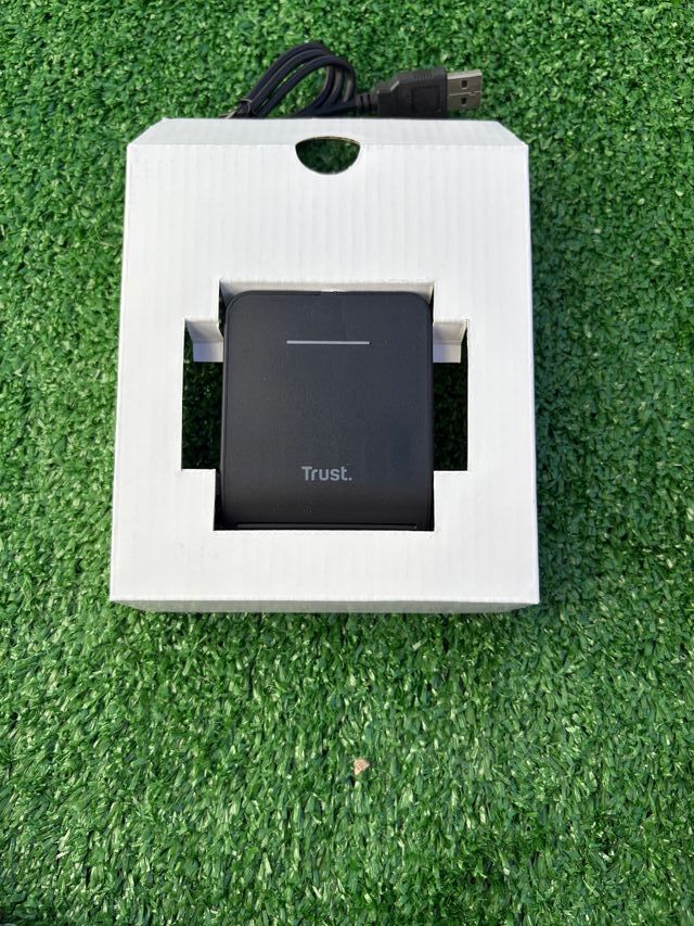 Lettore smartcard Trust Primo DNI compatibile con DNI 3.0 elettronico, schede ISO 14443 A/B, Mifare e FIPS. Connessione USB, cavo 1 m, plug & play, Windows/Mac/Linux.