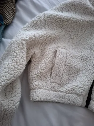 Chaqueta borrego con capucha talla M