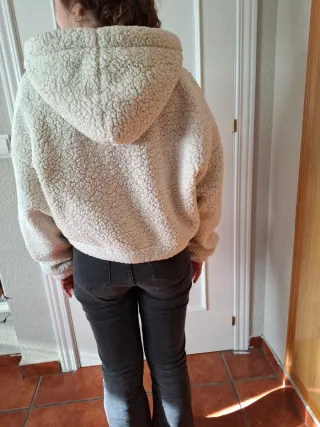 Chaqueta borrego con capucha talla M