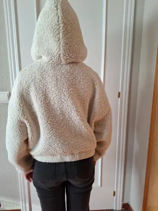 Chaqueta borrego con capucha talla M