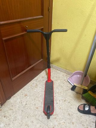 Patinete rojo para niñ@s