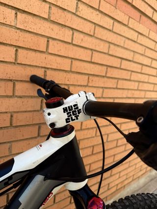 Bicicleta de montaña Cube AMS 150 Pro Doble Susp.