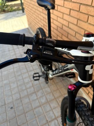 Bicicleta de montaña Cube AMS 150 Pro Doble Susp.