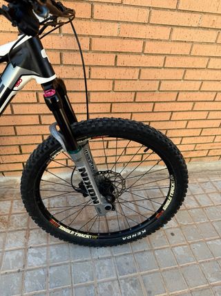 Bicicleta de montaña Cube AMS 150 Pro Doble Susp.