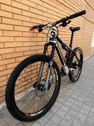 Bicicleta de montaña Cube AMS 150 Pro Doble Susp.