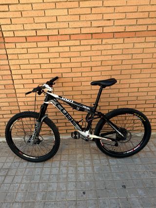 Bicicleta de montaña Cube AMS 150 Pro Doble Susp.