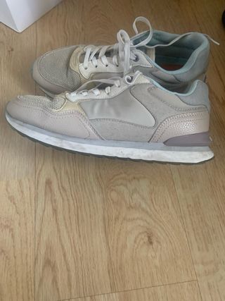 Zapatillas HOFF beige y grises