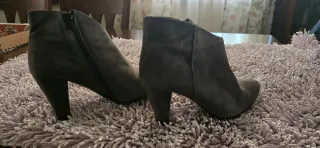 Stivaletti grigi n. 40