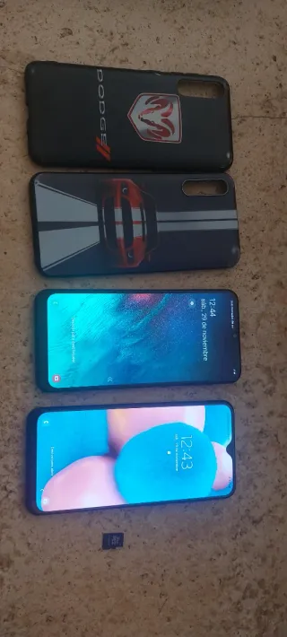 Samsung A50 y A30 con fundas y protector de pantal
