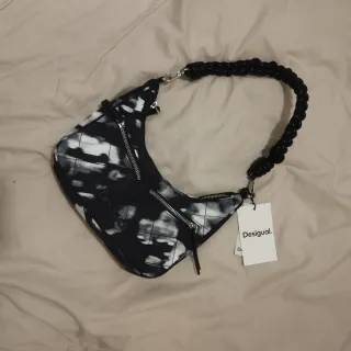 Bolso Desigual Negro y Blanco con etiqueta