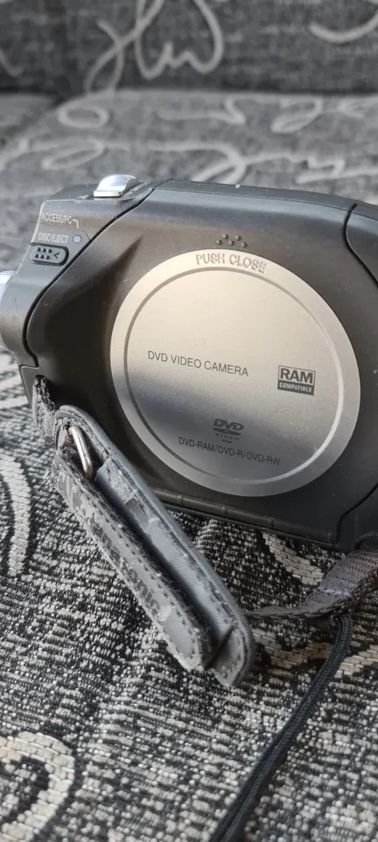 CÂMERA DE VÍDEO Panasonic VDR-D100 30x Zoom