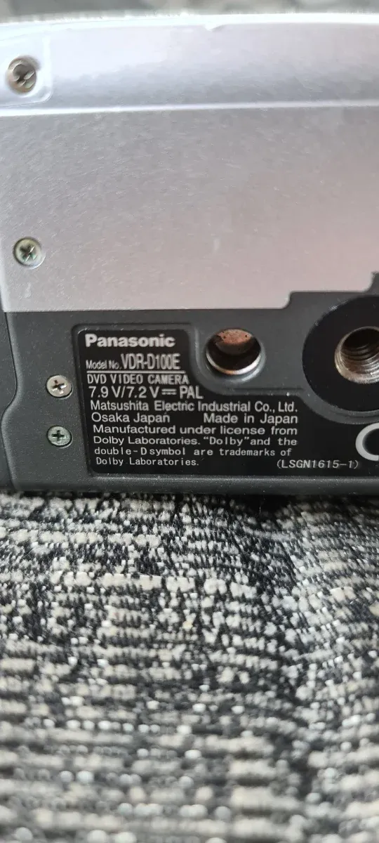 CÂMERA DE VÍDEO Panasonic VDR-D100 30x Zoom