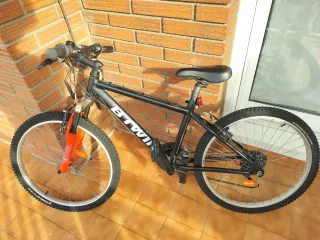 Bicicleta BTWIN Negra