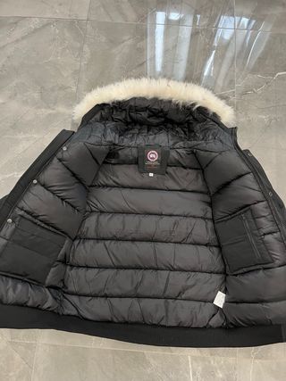 Giacca Canada Goose nera con cappuccio