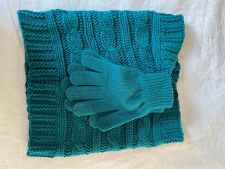 Scalda collo e guanti donna nuovi con cartellino