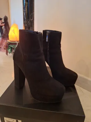 Stivaletti donna camoscio con plateau n.38