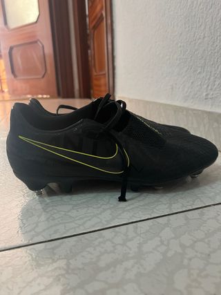 Zapatillas Fútbol Nike Negras y Amarillas