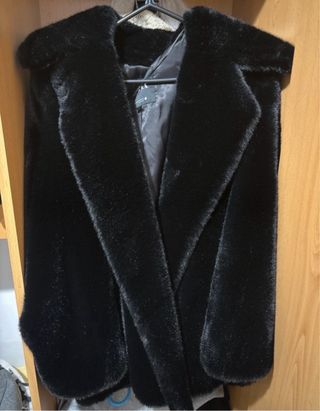 Abrigo pelo Zara negro talla xs
