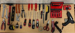 Set de Herramientas Manuales y Eléctricas