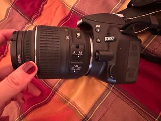 Cámara Nikon D3100 + Cargador MH-24