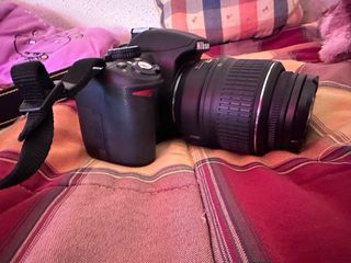 Cámara Nikon D3100 + Cargador MH-24