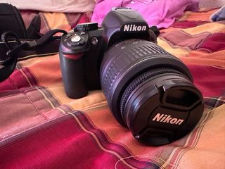 Cámara Nikon D3100 + Cargador MH-24