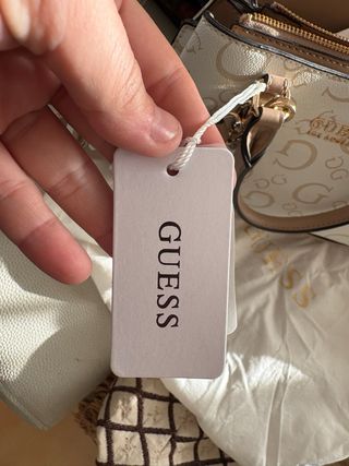 Bolso Guess Blanco y Dorado
