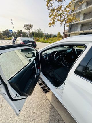 Toyota Auris 2014 Hybrid