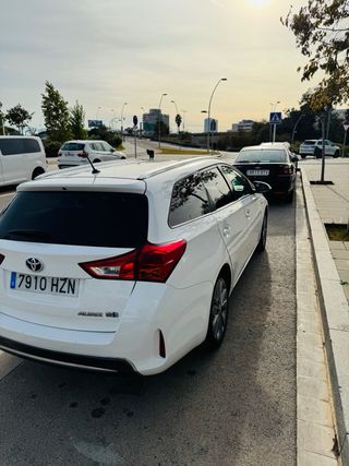 Toyota Auris 2014 Hybrid