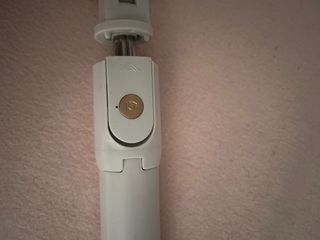 Soporte móvil trípode blanco